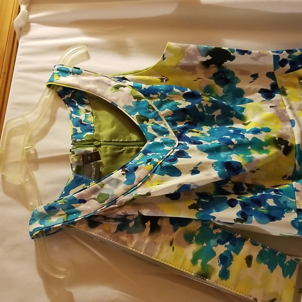 Women  dress sleeveless  muse brand two pockets wide belt blue ,yellow, white